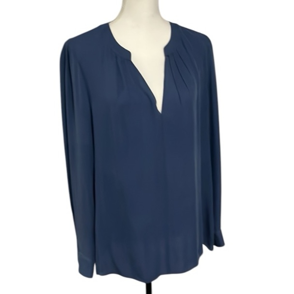 White House Black Market size 14 Elegant silk Blue V-neck Top - Picture 2 of 5